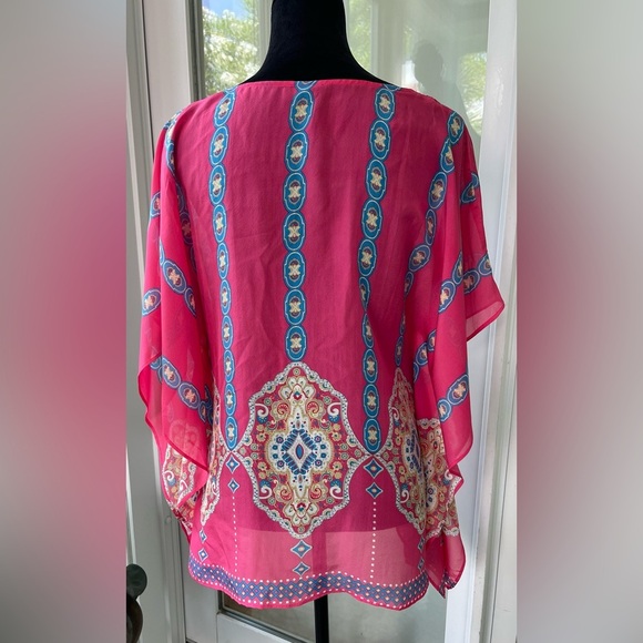 Hale Bob Oversized kimono top with front v-neck XS
100% Silk pink background - Picture 3 of 10